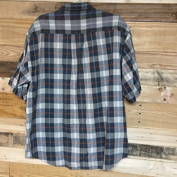 Dockers size XL gray plaid shirt sleeve button down shirt with two front pockets - Picture 7 of 8
